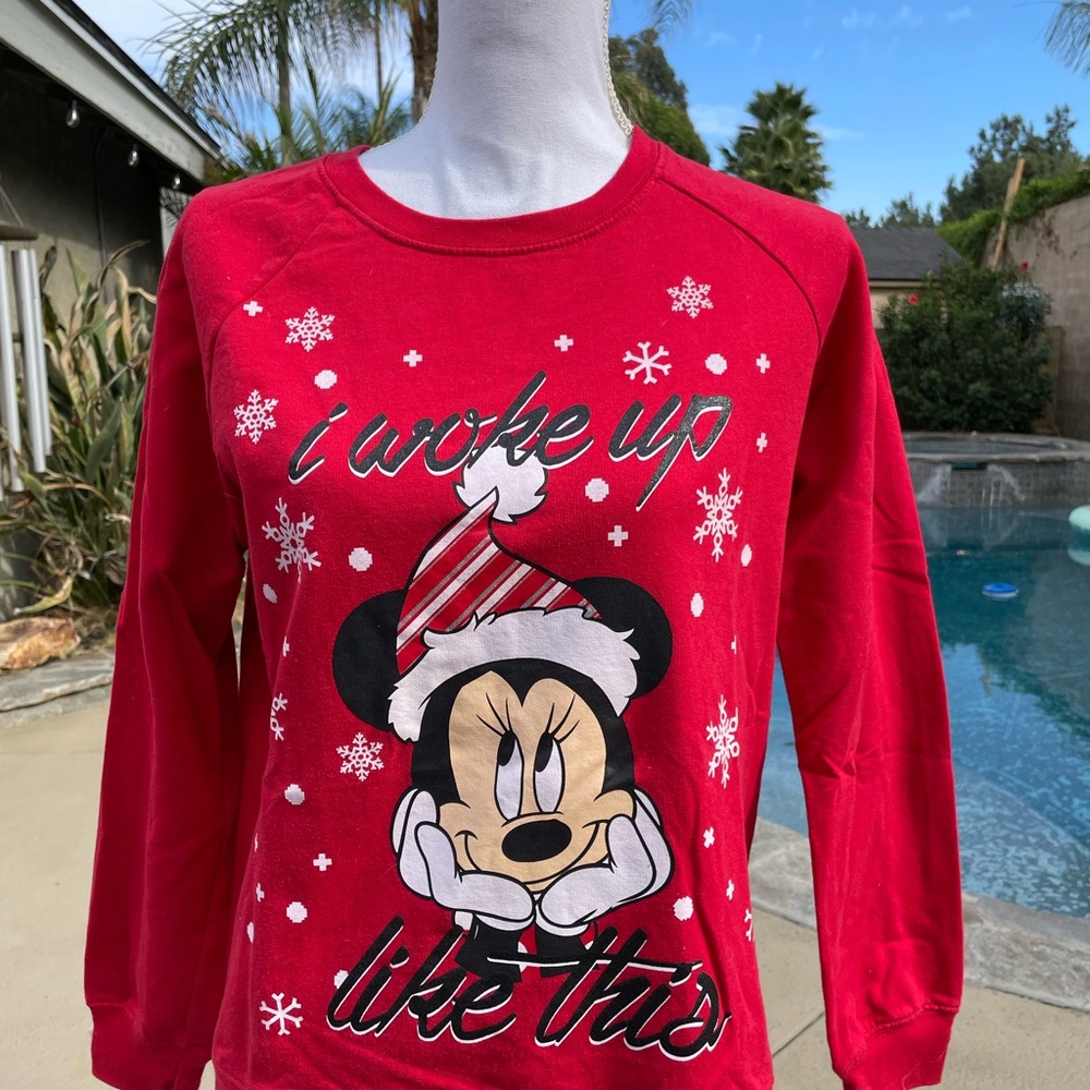 Super cute Minnie Mouse holiday sweatshirt